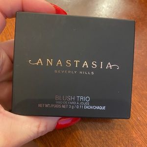 Anastasia Beverly Hills blush trio